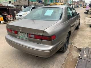 A picture of Toyota Camry 1997 tiny light
