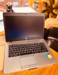 A picture of HP LAPTOP