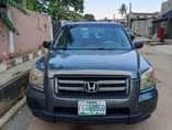A picture of Honda Pilot 2006 for sale Engine Gear working perfectly AC