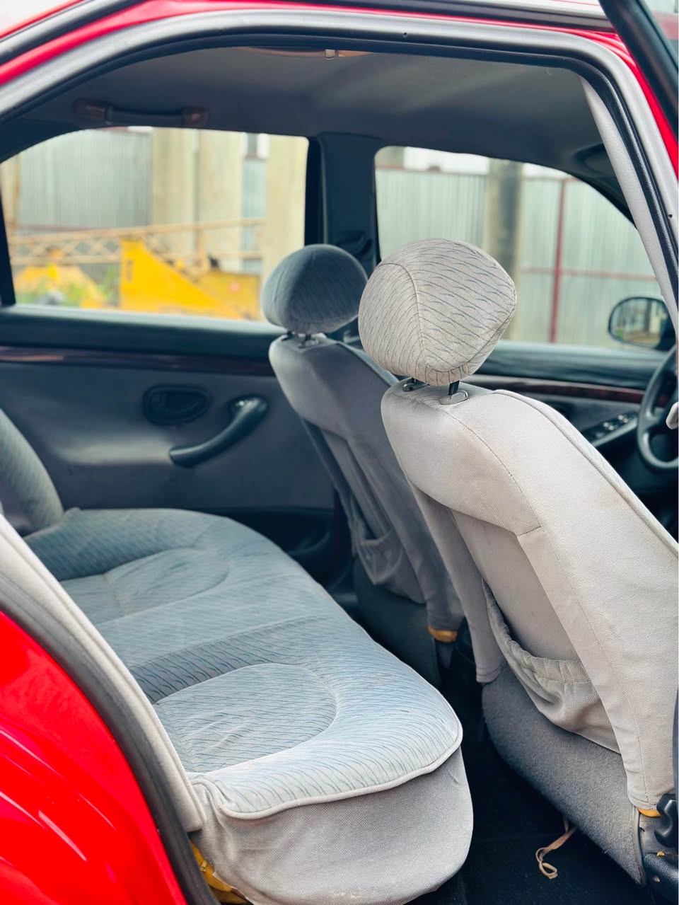 A picture of PEUGEOT 406 D8 2005