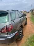 A picture of 2000 model RX300 buy