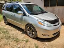 A picture of First body 2006 Toks Standard Toyota Sienna buy and drive