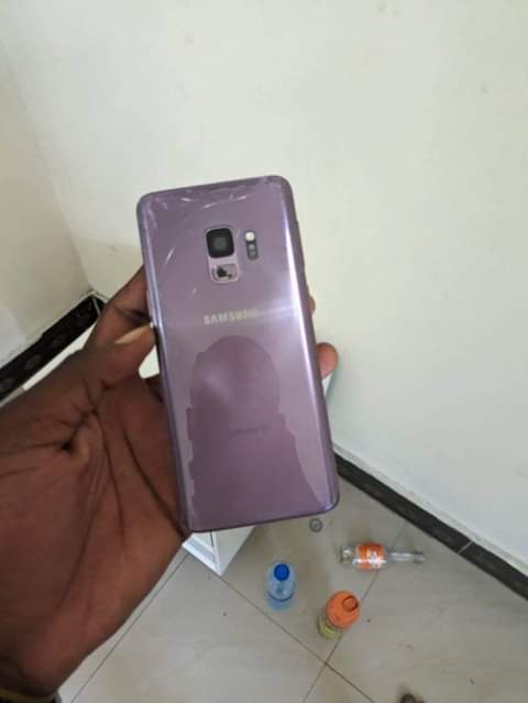 A picture of SAMSUNG S9