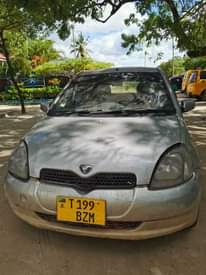 A picture of Toyota vitz old