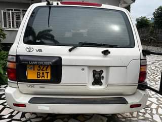 A picture of Landcrusier v8 petrol