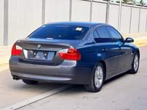 A picture of BMW 3 SERIES ina sunroof