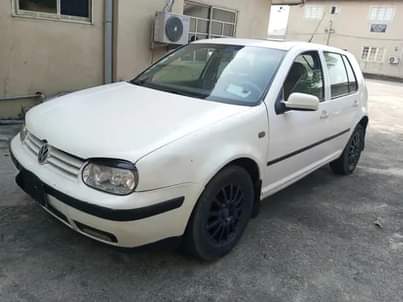 A picture of Volkswagen Golf 2003