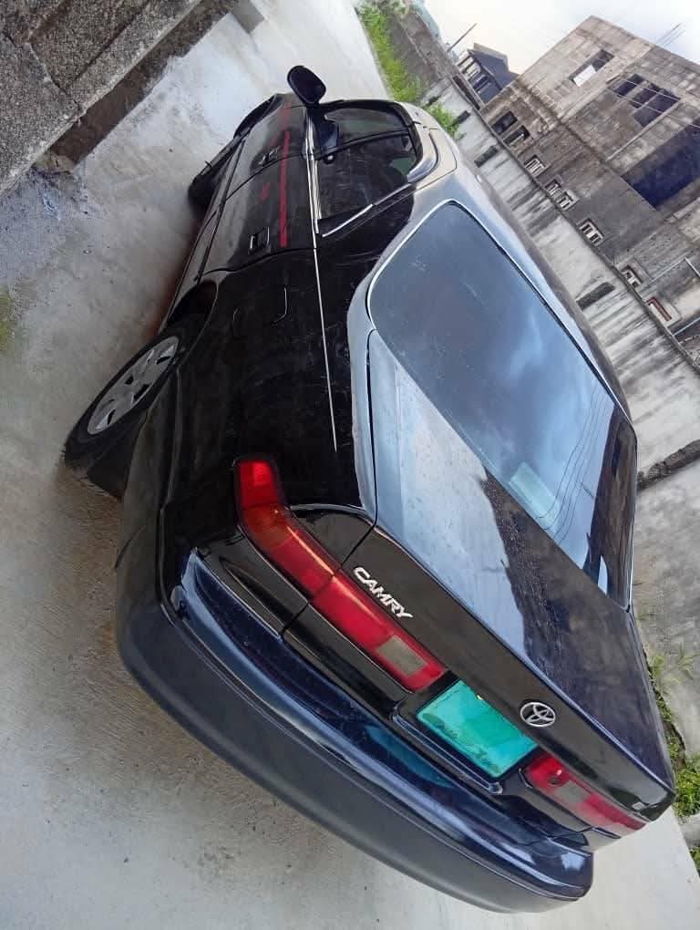 A picture of 2004 Toyota Camry Tiny Light 04