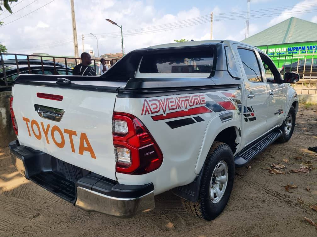A picture of 2013 Toyota hilux