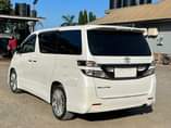 A picture of TOYOTA VELLFIRE