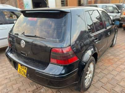 A picture of 2012 Volkswagen Golf Black