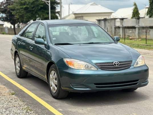 A picture of 2003 Toyota Corolla LE 2003