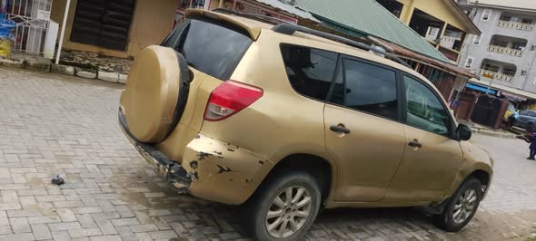 A picture of Destress Toyota Rav4 2008 first body Bad engine gear a