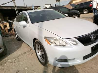 A picture of Lexus GS350 05