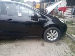 A picture of 2005 kia rio first body Gear perfect AC chilling Engine