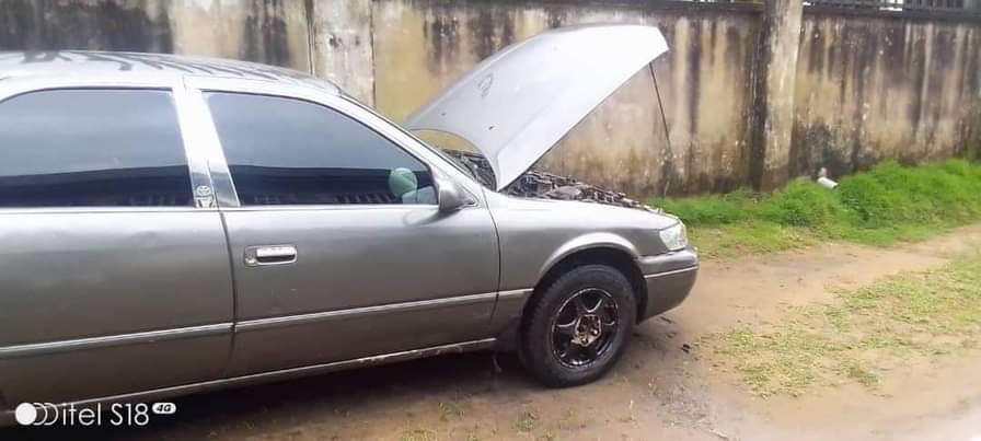 A picture of 1999 Toyota 1999