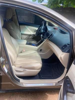 A picture of Toyota venza 2012