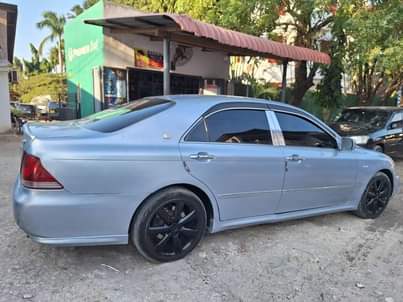 A picture of Toyota Crown Athlete Naitupa