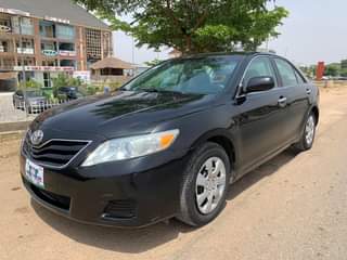 A picture of Super sharp 2010 Nigerian Used Toyota Camry LE First body