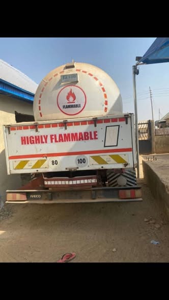 A picture of Gas truck