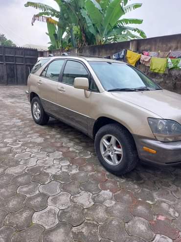 A picture of High grade Rx 300 available for inspection Everything is perfect