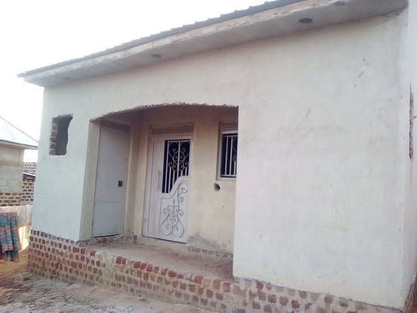 A picture of House for sale at only 18m 0704388715 0777604192