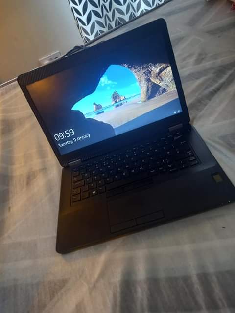 A picture of DELL LAPTOP