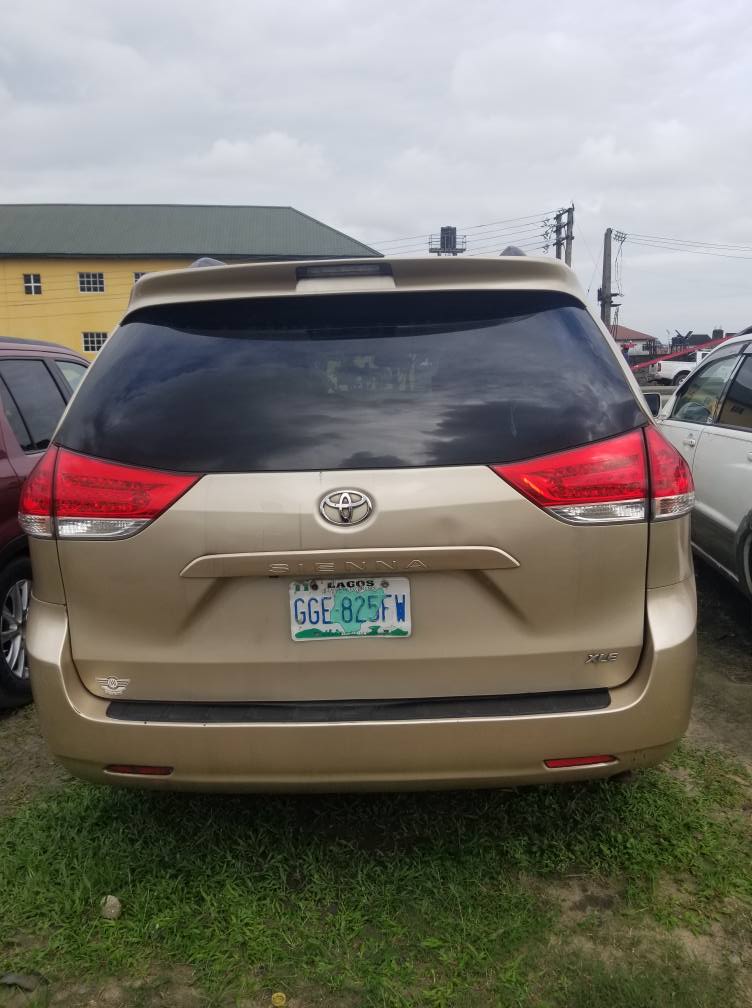 A picture of Toyota Sienna