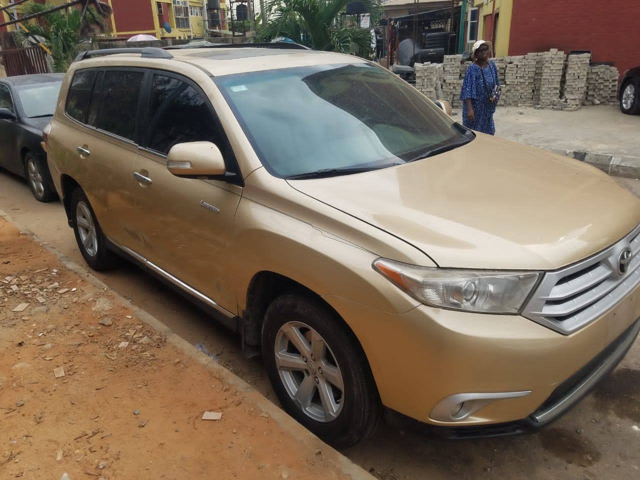 A picture of 2010 Toyota Highlander 09030746449