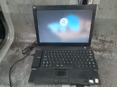 A picture of Ushindwe Wewe Kumiliki Laptop Angalia Movie edit Kwa Laki 1