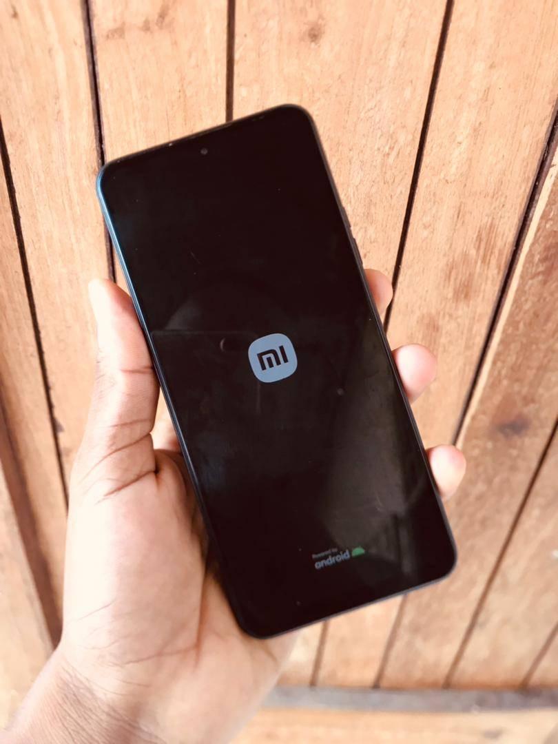 A picture of Redmi note 12 gb 128