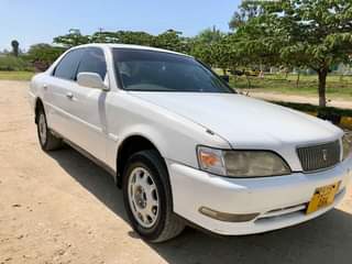 A picture of TOYOTA CRESTA