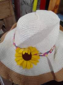 A picture of Beach sun hats