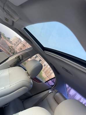 A picture of This is crispy clean lexus es330 2005 model full option