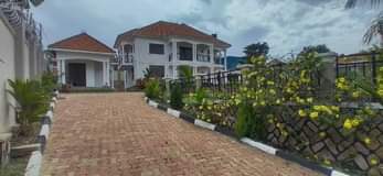 A picture of 6bedroom 6bathrooms on sale in Mukono on 50decimals at 950m