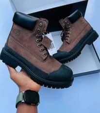 A picture of Timberland waterproof org WhatsApp 0627380274