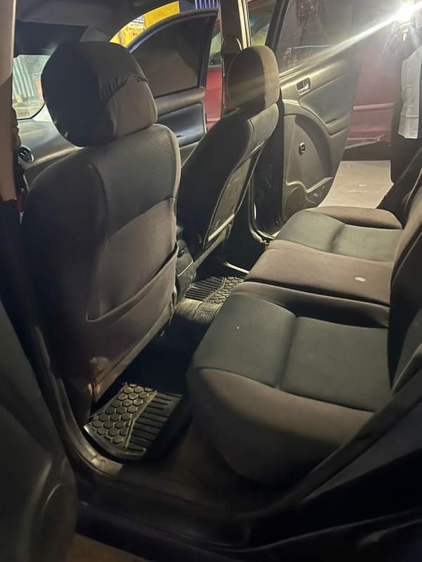 A picture of Awoof deal on this 2006 Toyota matrix with good Engine