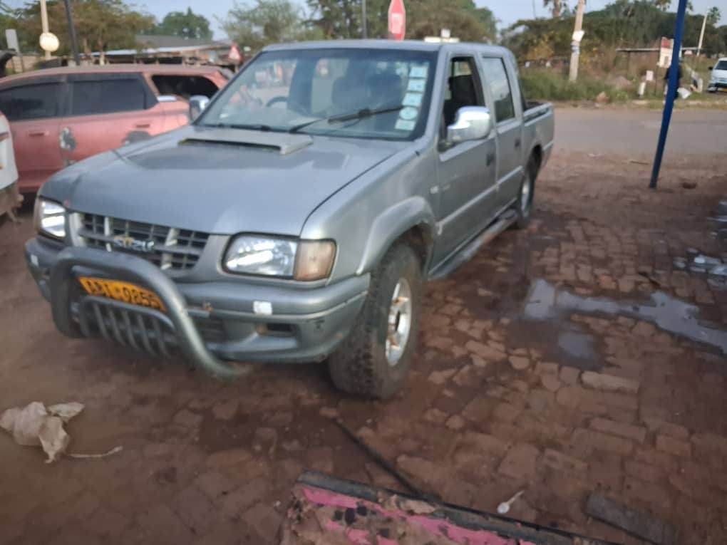 classifieds/cars isuzu