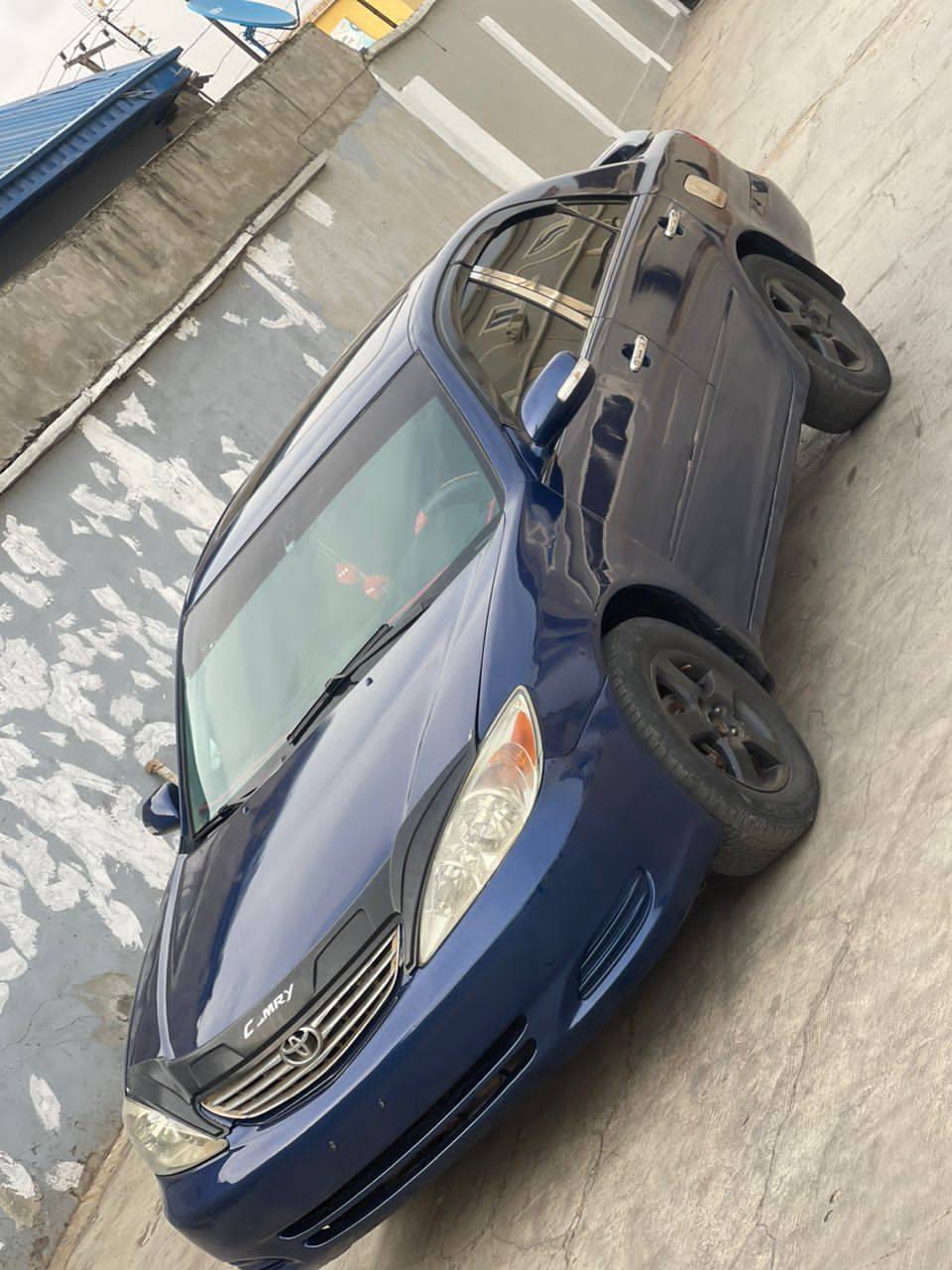 A picture of Toyota Camry sport 04