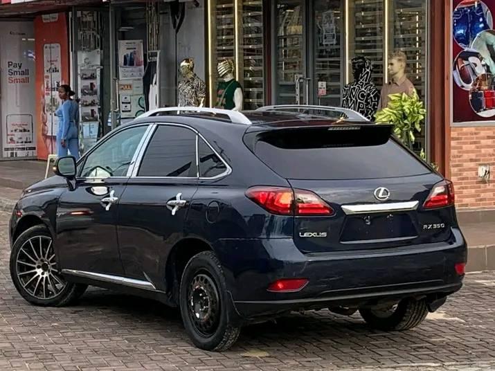 A picture of Rx350 Lexus 010 Model