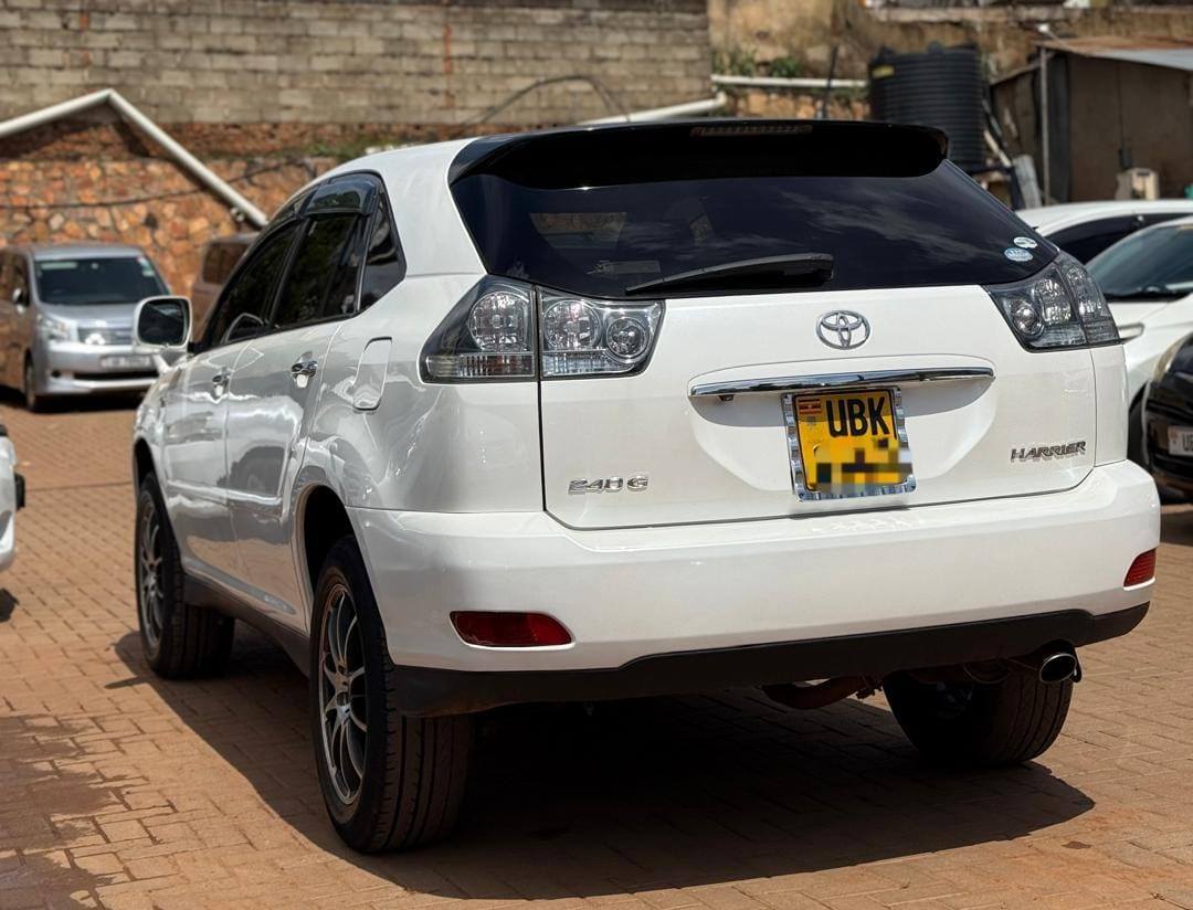 A picture of Toyota harrier kawundo fot sale at 36m only