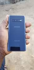 A picture of Samsung galaxy s10 plain clean sanaaaaaaa