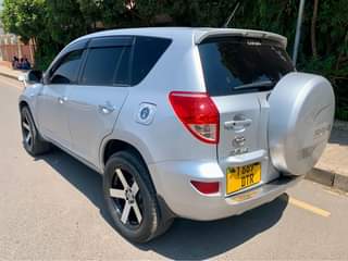 A picture of TOYOTA RAV 4