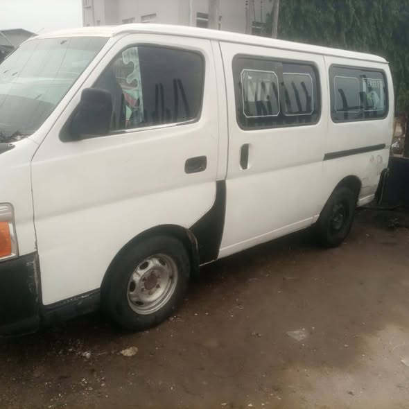A picture of Nissan Hummer Bus