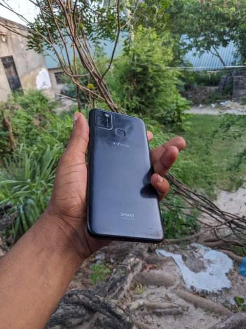 A picture of infinix smart5 haina changamoto yoyote tabata mwananch 100k no 0620309043