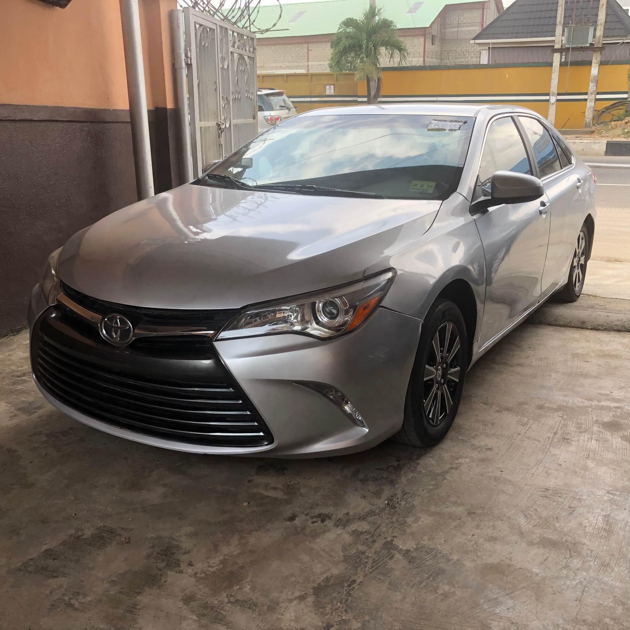A picture of Toyota Camry 2016