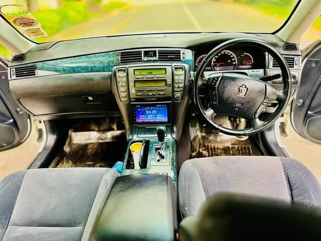 A picture of Crown athletic milion 9.8 Ipo mwanza Automatic Engine safi 0784857610