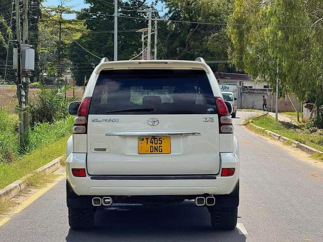 A picture of  LANDCRUISER PRADO Year 2006 7 Mileage 80 000kms Engine