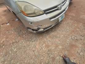 A picture of 2005 Toyota sienna