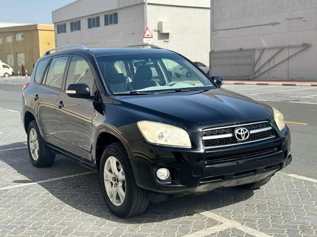 A picture of Toyota rav4 2011 watsapp 0551513561
